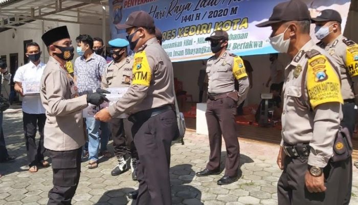 Polres Kediri Kota Distribusikan Daging Kurban melalui Bhabinkamtibmas Polres Kediri Kota Distribusikan Daging Kurban melalui Bhabinkamtibmas