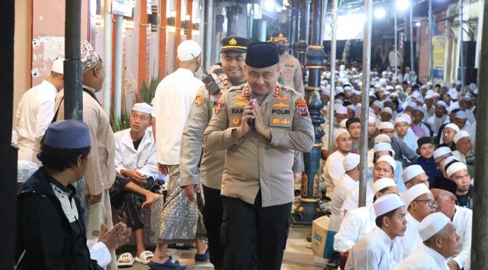 Ratusan Personel Polres Gresik Dikerahkan di Haul Habib Abu Bakar Assegaf ke-71