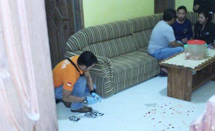 Pura-pura Silaturahmi, Perampok di Blitar Bacok Pemilik Toko Besi Pura-pura Silaturahmi, Perampok di Blitar Bacok Pemilik Toko Besi