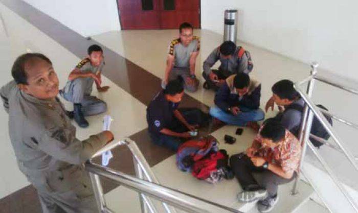 Rapat Banggar DPRD Probolinggo Tertutup, Wartawan Diusir Keluar Rapat Banggar DPRD Probolinggo Tertutup, Wartawan Diusir Keluar