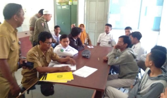 Bolos Sekolah, Belasan Pelajar SMA di Sampang Diciduk Satpol PP Bolos Sekolah, Belasan Pelajar SMA di Sampang Diciduk Satpol PP
