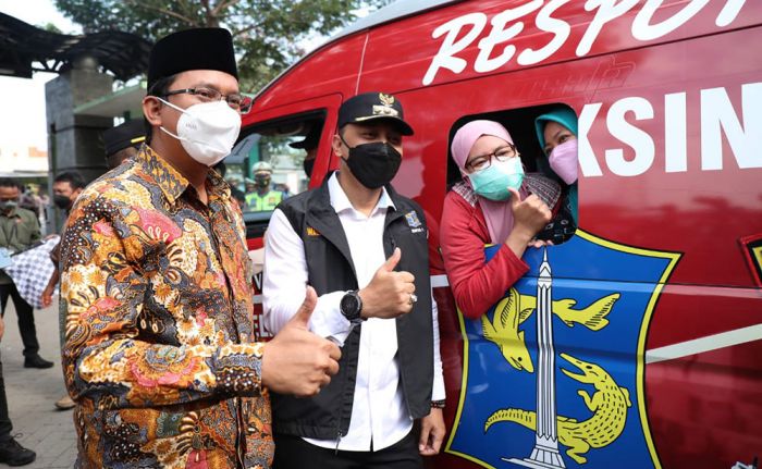 Sidoarjo dan Surabaya Kolaborasi Gelar Percepatan Vaksinasi Aglomerasi Surabaya Raya Sidoarjo dan Surabaya Kolaborasi Gelar Percepatan Vaksinasi Aglomerasi Surabaya Raya