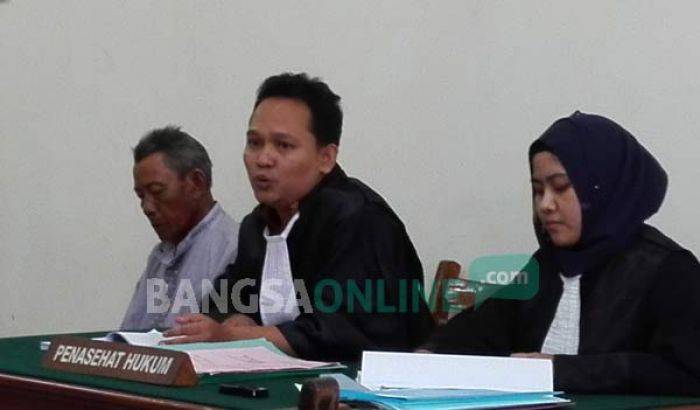 Kasus Pembakaran Jerami hingga Merembet ke Kebun Sengon di Gresik, Terdakwa Diganjar Bui 1 Tahun Kasus Pembakaran Jerami hingga Merembet ke Kebun Sengon di Gresik, Terdakwa Diganjar Bui 1 Tahun