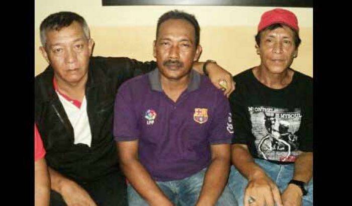 Bakar Bendera PDIP, Kades Banjar Asri Sidoarjo Dilaporkan Polisi Bakar Bendera PDIP, Kades Banjar Asri Sidoarjo Dilaporkan Polisi
