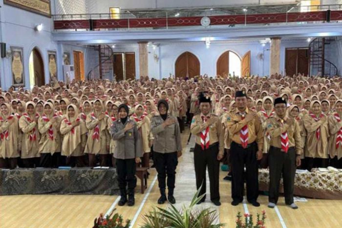 Tangkal Berita Hoaks, Srikandi Polres Ngawi Sosialisasi di Ponpes Gontor 1 Putri Mantingan Tangkal Berita Hoaks, Srikandi Polres Ngawi Sosialisasi di Ponpes Gontor 1 Putri Mantingan