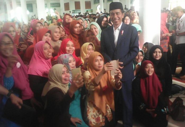 Kunjungi Ponpes Amanatul Ummah, Jokowi Berikan Wawasan Kebangsaan Kunjungi Ponpes Amanatul Ummah, Jokowi Berikan Wawasan Kebangsaan