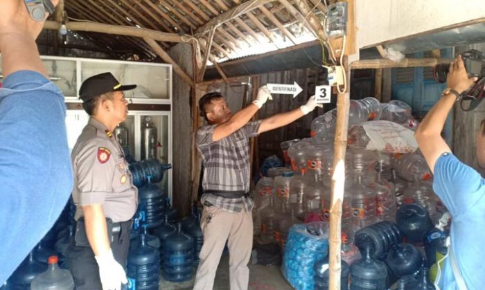 Benahi Pompa Air, Bos Air Isi Ulang Asal Tuban Tewas Kesetrum Benahi Pompa Air, Bos Air Isi Ulang Asal Tuban Tewas Kesetrum