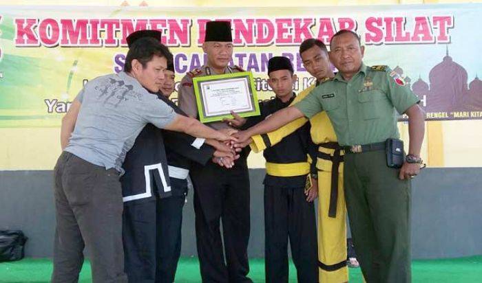 Antisipasi Kerusuhan, Polsek Rengel Bersama Pendekar Silat Teken Komitmen Antisipasi Kerusuhan, Polsek Rengel Bersama Pendekar Silat Teken Komitmen