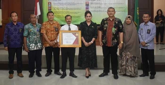 Posbakum PN Gresik Sabet Juara I Nasional Posbakum PN Gresik Sabet Juara I Nasional
