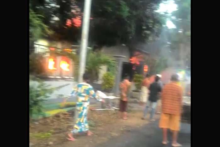 Toko Elektronik di Kanginan Pamekasan Ludes Dilalap Api Toko Elektronik di Kanginan Pamekasan Ludes Dilalap Api