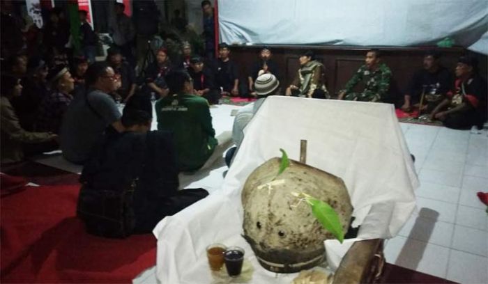 Setelah Ratusan Tahun, Pertama Kali Pusaka Reog Ponorogo Dipertunjukkan dalam Kirab Pusaka di Jember