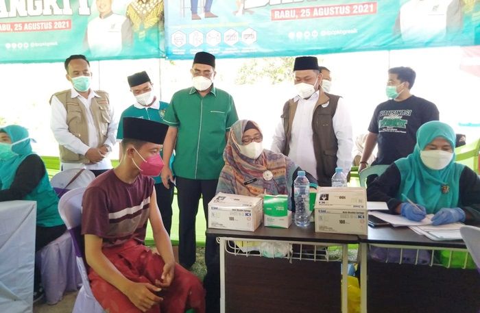 PKB Gresik Gelar Serbuan Vaksinasi Secara Serentak di Tiga Titik PKB Gresik Gelar Serbuan Vaksinasi Secara Serentak di Tiga Titik