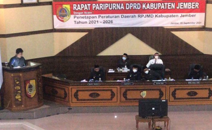DPRD Jember Setujui Raperda RPJMD Tahun 2021-2026 dengan Sejumlah Catatan DPRD Jember Setujui Raperda RPJMD Tahun 2021-2026 dengan Sejumlah Catatan