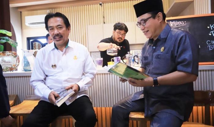 Nongkrong Sambil Baca Buku, Datang Saja ke Cafe Dinas Perpustakaan Sidoarjo Nongkrong Sambil Baca Buku, Datang Saja ke Cafe Dinas Perpustakaan Sidoarjo