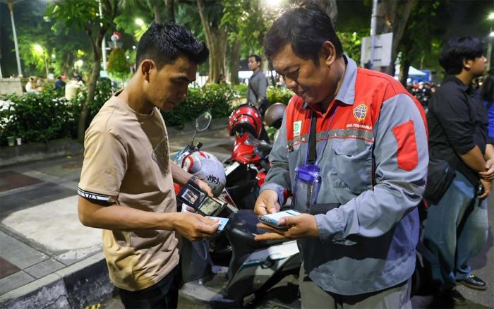 Pemkot Surabaya Bekukan Izin 600 Jukir yang Tolak Digitalisasi Parkir