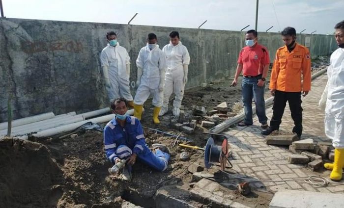 Pasien Covid-19 Melarikan Diri Saat Dirawat di RSUD Bojonegoro, Sembunyi di Saluran Air Pasien Covid-19 Melarikan Diri Saat Dirawat di RSUD Bojonegoro, Sembunyi di Saluran Air