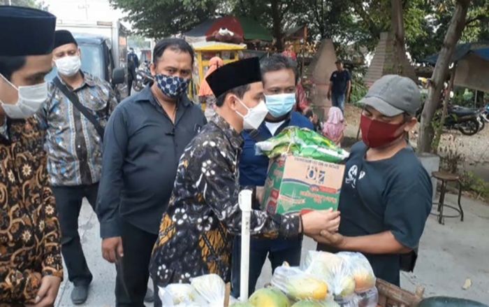 Selama 23 Hari PPKM Darurat, Gus Barra Gelontorkan Ribuan Paket Sembako Selama 23 Hari PPKM Darurat, Gus Barra Gelontorkan Ribuan Paket Sembako