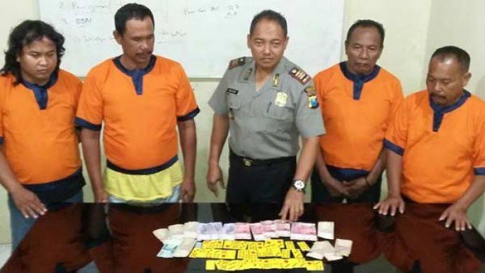 Judi Domino, Empat Warga Suci Gresik Dibekuk Judi Domino, Empat Warga Suci Gresik Dibekuk