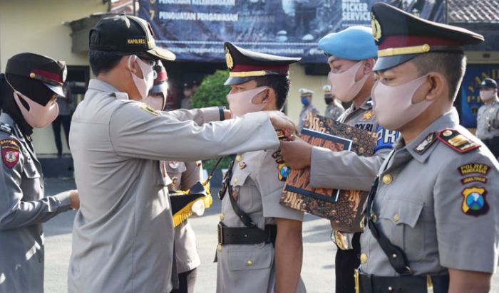 Kapolres Pimpin Sertijab 8 Perwira Utama di Polres Pamekasan