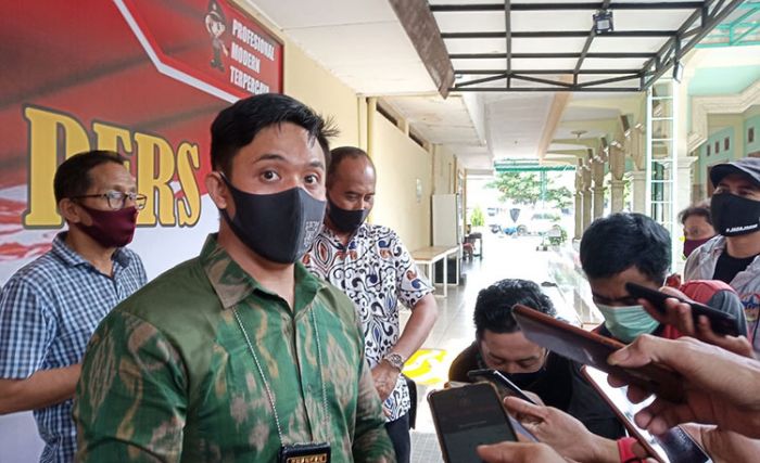Diduga Lakukan KDRT, Kades Banyuurip Tuban Dilaporkan Istrinya Sendiri ke Polisi Diduga Lakukan KDRT, Kades Banyuurip Tuban Dilaporkan Istrinya Sendiri ke Polisi