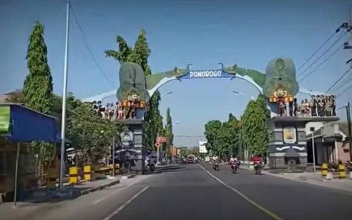 Cuaca Jember Hari ini Jumat, 3 Januari 2025: Diperkirakan Hujan Ringan dengan Suhu 23-28 °C Cuaca Jember Hari ini Jumat, 3 Januari 2025: Diperkirakan Hujan Ringan dengan Suhu 23-28 °C