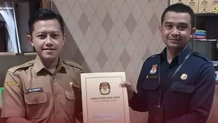 KPU Kota Probolinggo Serahkan Berkas PAW Anggota FPKB ke Sekretaris DPRD KPU Kota Probolinggo Serahkan Berkas PAW Anggota FPKB ke Sekretaris DPRD
