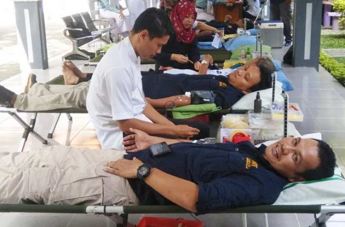 Peringati HPN 2019, PWI Lamongan Gelar Donor Darah Peringati HPN 2019, PWI Lamongan Gelar Donor Darah