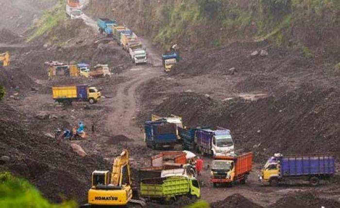 Walhi: Tambang Pasir Lumajang Rugikan Negara Rp 11,5 T Walhi: Tambang Pasir Lumajang Rugikan Negara Rp 11,5 T