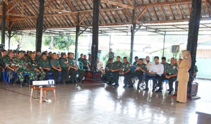 Prajurit Korem 082/CPYJ dan Kodim Mojokerto Dapat Penyuluhan Bahaya Virus Corona Prajurit Korem 082/CPYJ dan Kodim Mojokerto Dapat Penyuluhan Bahaya Virus Corona