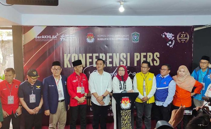 Diantar Ribuan Relawan, Pasangan Indah-Yudha Resmi Daftar ke KPU Lumajang Diantar Ribuan Relawan, Pasangan Indah-Yudha Resmi Daftar ke KPU Lumajang