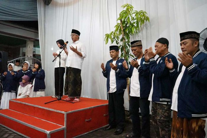 Pulang Retreat, Vinanda-Gus Qowim Langsung Berangkatkan Umrah Relawan Pulang Retreat, Vinanda-Gus Qowim Langsung Berangkatkan Umrah Relawan