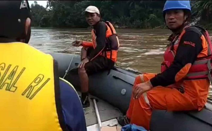 7 Hari Tidak Ditemukan, Operasi Pencarian Bocah Hanyut di Sungai Brantas Dihentikan 7 Hari Tidak Ditemukan, Operasi Pencarian Bocah Hanyut di Sungai Brantas Dihentikan