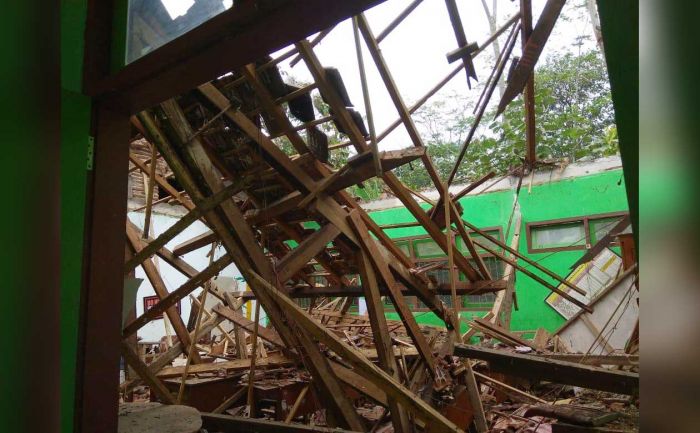 2 Bangunan di Trenggalek Rusak Akibat Diguncang Gempa 6,7 Skala Richter 2 Bangunan di Trenggalek Rusak Akibat Diguncang Gempa 6,7 Skala Richter