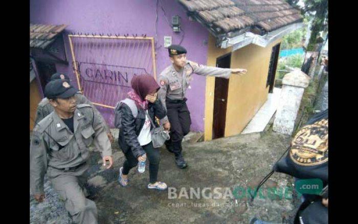 Berteduh di Kamar Hotel Saat Hujan, Delapan Pasangan Muda Diamankan