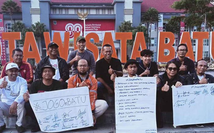 Marak Demontrasi Anarkis di Berbagai Daerah, Warga Kota Batu Pilih Gelar Aksi Damai Marak Demontrasi Anarkis di Berbagai Daerah, Warga Kota Batu Pilih Gelar Aksi Damai