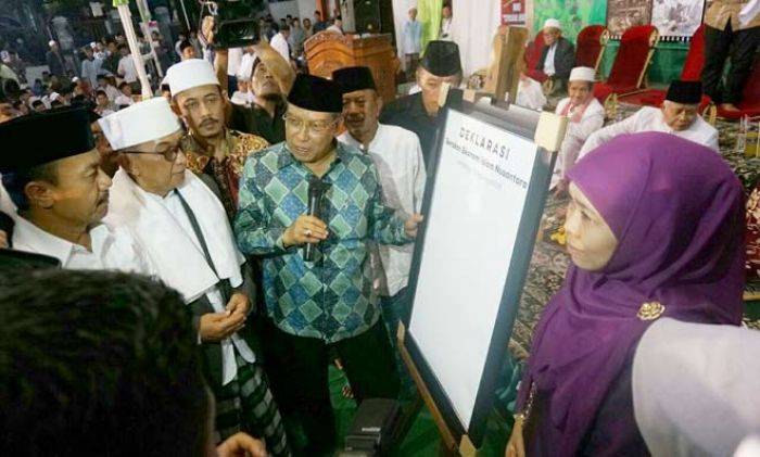 Gerakan Ekonomi Islam Nusantara Dideklarasikan di Haul Ke-45 Mbah Wahab di Jombang Gerakan Ekonomi Islam Nusantara Dideklarasikan di Haul Ke-45 Mbah Wahab di Jombang