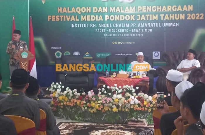 Kiai Asep Fasilitasi Halaqoh Media Pesantren se-Jatim di Ponpes Amanatul Ummah Kiai Asep Fasilitasi Halaqoh Media Pesantren se-Jatim di Ponpes Amanatul Ummah