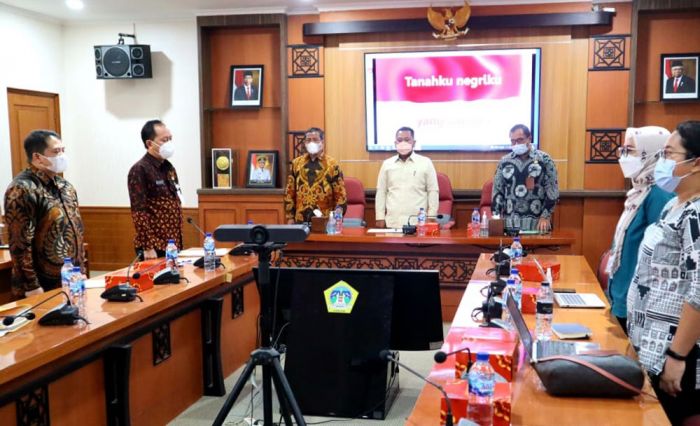 Bupati Gresik Ikuti Monev MCP dengan KPK Bupati Gresik Ikuti Monev MCP dengan KPK