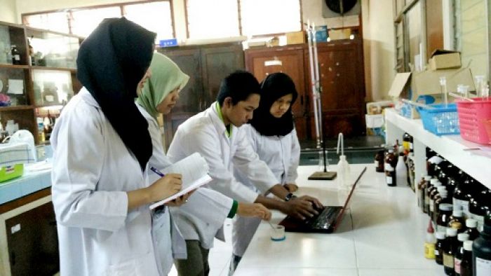 Mahasiswa Unair Teliti "Serbuk Ajaib" untuk Cuci Darah Pasien Gagal Ginjal Mahasiswa Unair Teliti "Serbuk Ajaib" untuk Cuci Darah Pasien Gagal Ginjal