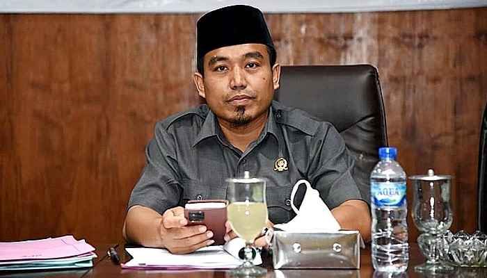 Sopirnya Ditangkap Karena Narkoba, Waka DPRD Sumenep Usulkan Tes Urine untuk Anggota Dewan Sopirnya Ditangkap Karena Narkoba, Waka DPRD Sumenep Usulkan Tes Urine untuk Anggota Dewan
