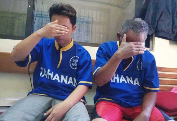 Pesta Miras Sambil Bawa Sabu-Sabu, Dua Pria Asal Sukorejo Diringkus Pesta Miras Sambil Bawa Sabu-Sabu, Dua Pria Asal Sukorejo Diringkus
