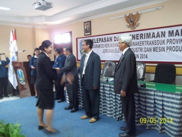 Mahasiswa D3 ITS Bikin Aneka Mesin Industri Mahasiswa D3 ITS Bikin Aneka Mesin Industri