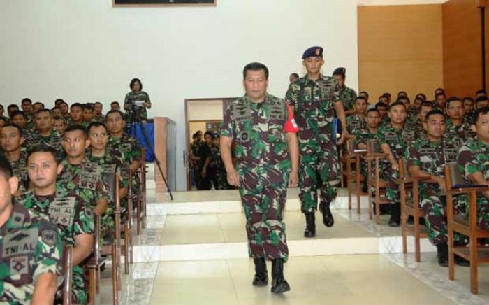 TNI AL Amankan Perbatasan Wilayah Laut antara RI - RDTL dan Australia TNI AL Amankan Perbatasan Wilayah Laut antara RI - RDTL dan Australia