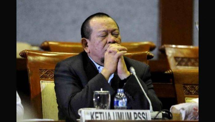 Ketua Umum PSSI La Nyalla Tersangka, Pemuda Pancasila Datangi Kantor Kejati Jatim Ketua Umum PSSI La Nyalla Tersangka, Pemuda Pancasila Datangi Kantor Kejati Jatim