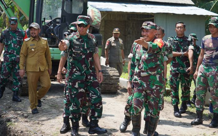 Danrem 084/BJ Tinjau TMMD ke-115 di Gresik