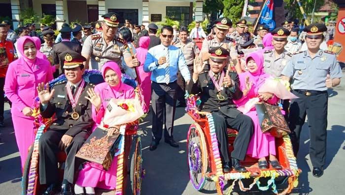 Ini yang Dilakukan Kapolres Kediri Kota Saat Lepas Anggota Purna Tugas Ini yang Dilakukan Kapolres Kediri Kota Saat Lepas Anggota Purna Tugas