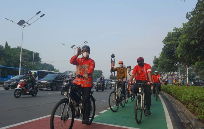 Ajak Pakai Sepeda ke Tempat Kerja, Gubernur Anies: Tak Perlu Sepeda Khusus dan Sepatu Khusus Ajak Pakai Sepeda ke Tempat Kerja, Gubernur Anies: Tak Perlu Sepeda Khusus dan Sepatu Khusus