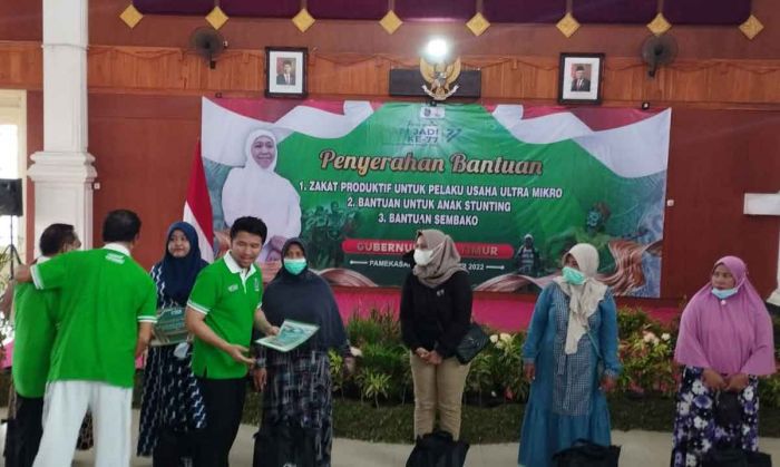 Peringati HUT ke-77 Provinsi, Wagub Jatim JJS Bersama Ratusan Masyarakat di Pamekasan Peringati HUT ke-77 Provinsi, Wagub Jatim JJS Bersama Ratusan Masyarakat di Pamekasan