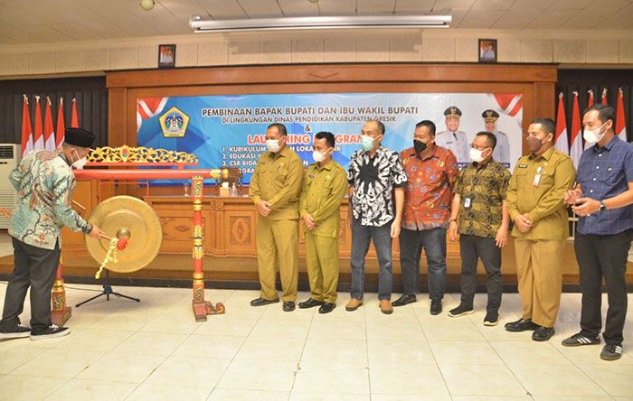Bupati Gresik Launching Kurikulum Tahfidz dan Sejarah Lokal Bupati Gresik Launching Kurikulum Tahfidz dan Sejarah Lokal
