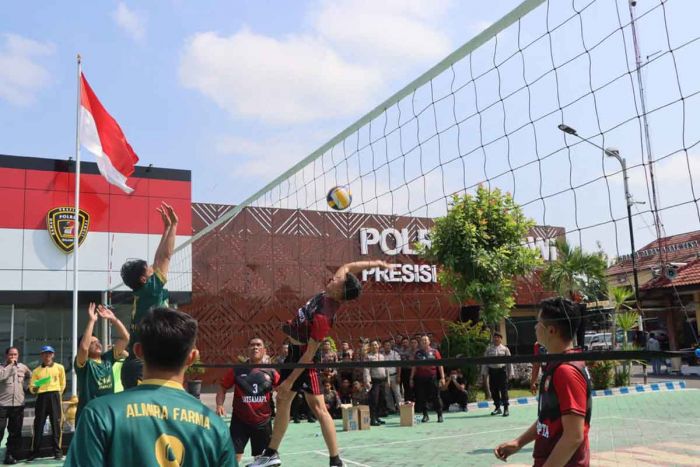 Peringati HUT ke-77 Bhayangkara, Polres Ngawi Gelar Pertandingan Bola Voli Peringati HUT ke-77 Bhayangkara, Polres Ngawi Gelar Pertandingan Bola Voli